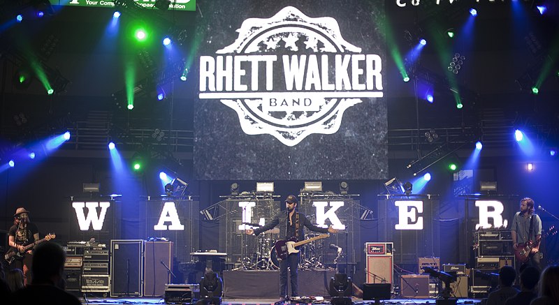 File:Rhett Walker Band live at Rock & Worship Roadshow.jpg