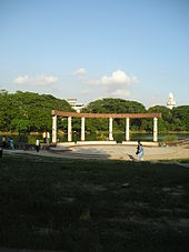 An amphitheater in Dhanmondi lake Robindro Sorobor03.JPG
