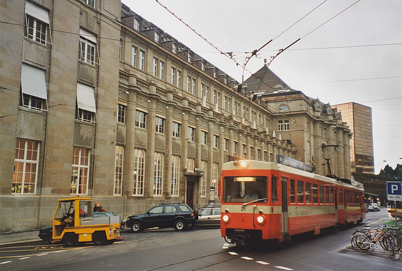 File:SBB Historic - F 122 00911 003 - St Gallen HB Bahnhofsfassade Strassenseite mit Trogenerbahn.jpg