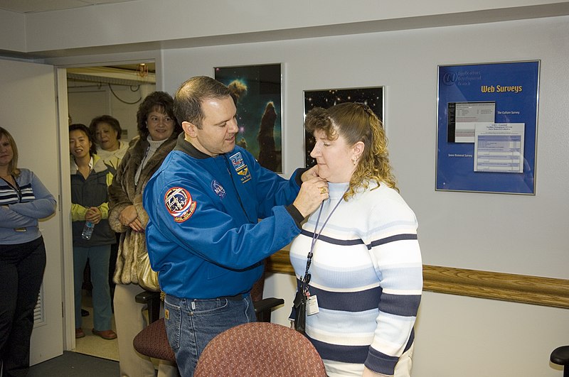 File:SILVER SNOOPY AWARDS CEREMONY - DPLA - fdc89bd8c9c84f7b12bc0de3e10de110.jpg