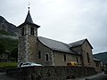 Église vue depuis la route.