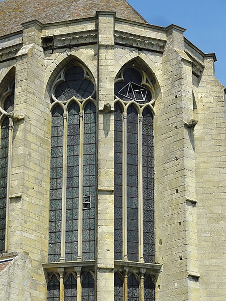 File:Saint-Martin-aux-Bois (60), église Saint-Martin, détail du chevet 2.jpg