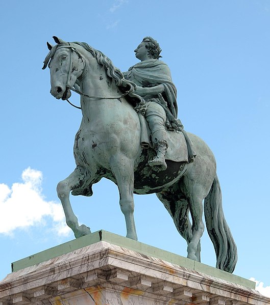 File:Salys statue of Frederik V crop and adjust.JPG