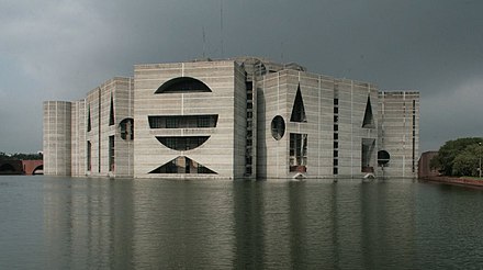 Национальные здания. Здание парламента в Дакке, Бангладеш, 1961. Арх. Луис Кан. Здание парламента Бангладеш Архитектор Луис Кан. Здание парламента в Дакке, Бангладеш (Архитектор Луис Кан). Здание парламента в Дакке, Бангладеш.