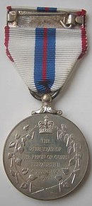 Күміс мерейтойлық медаль 1977 ж., Британдық reverse.jpg