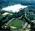 Polski: Zalew Rejów i stadion Granatu English: Rejów reservoir and the stadium of Granat Skarżysko soccer team