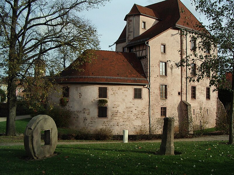 File:Soultz, chateau du Bucheneck.jpg