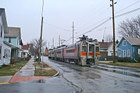 Zo reden de treinen van de South Shore Line door de straten (7 april 2002)