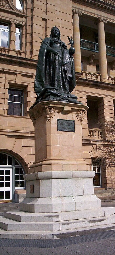Statue of Queen Victoria, 2005