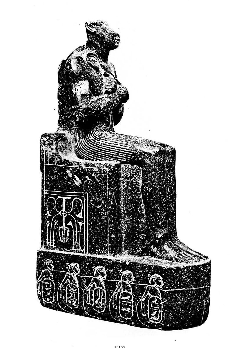 Sitting statue of king Thutmose III of the 18th dynasty, lat 800px-Statue_CG42192_legrain