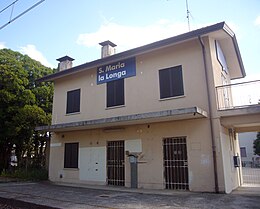 Gare Santa Maria la Longa 01.jpg