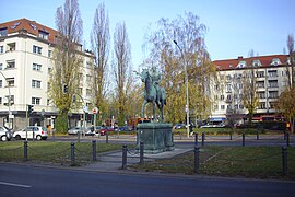 Der Steubenplatz in Berlin-Westend mit der heutigen nahkauf-Filiale