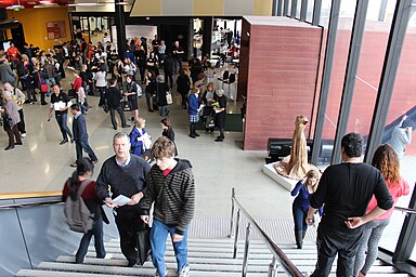 Students entering 30 Aberdeen St Students Entering 30 Aberdeen.JPG