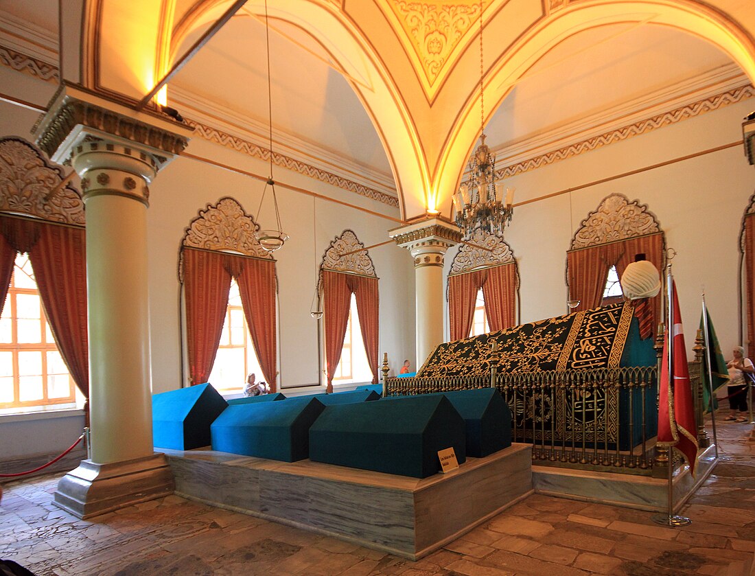 File:Sultan Orhan tomb Bursa Turkey 2013 5.jpg