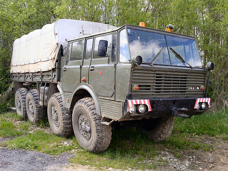 File:Tatra 813 KOLOS 1.jpg