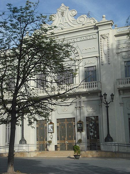 File:Teatro Chapí. Portada.JPG