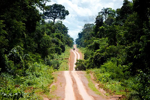 Estrada que leva ao distrito de Guariba e marca o limite da Terra Indígena Kawahiva do Rio Pardo