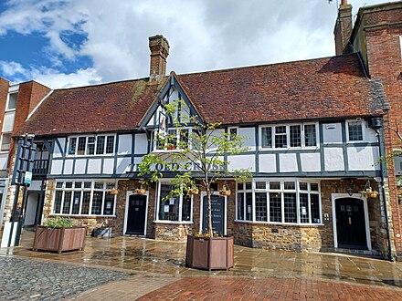 The Old Cross pub, North Street