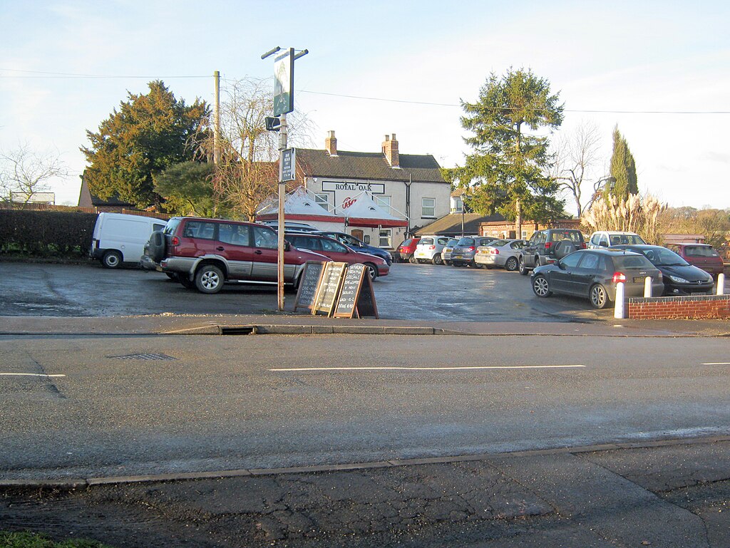 The Royal Oak - geograph.org.uk - 3845344