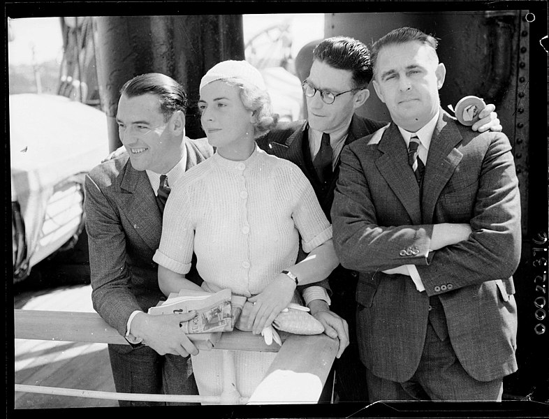 File:The cast and crew of Australian film 'Mystery Island' on board SS MORINDA at no. 10 wharf Walsh Bay (8146413017).jpg