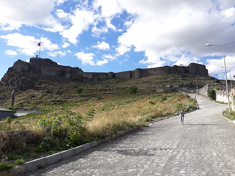 File:The castle of Kars.jpg