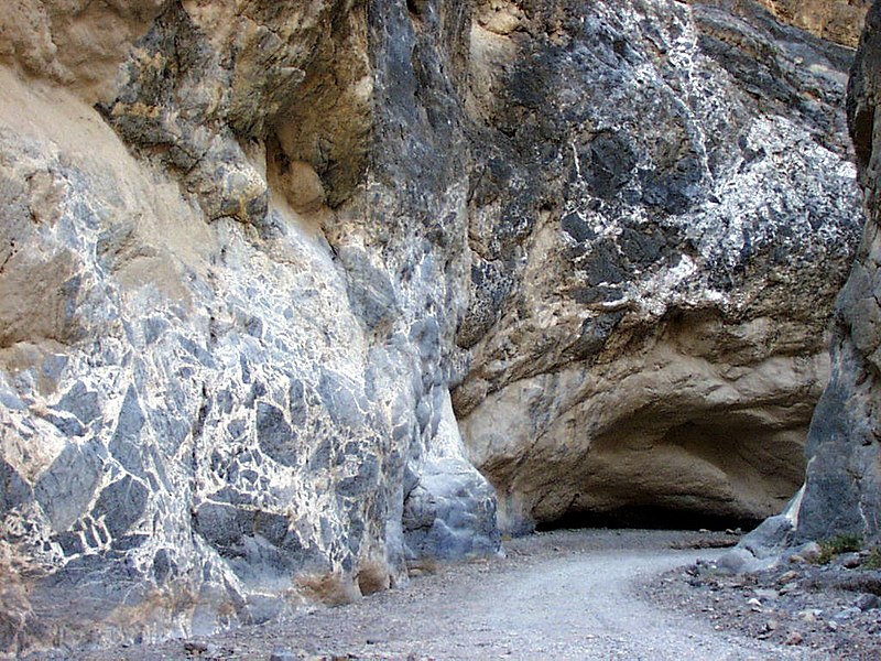 File:Titus Canyon Narrows.jpg