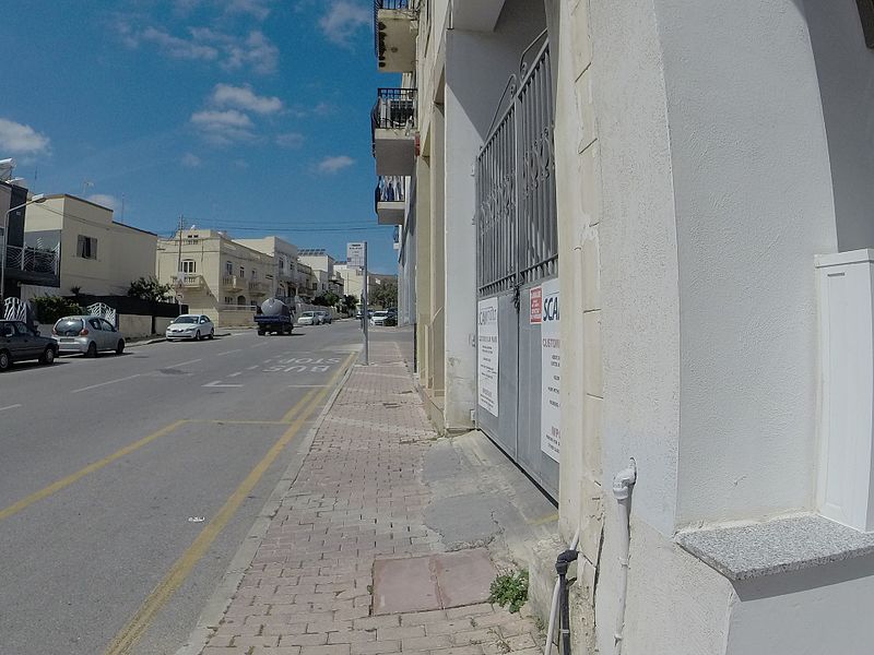 File:Triq il-Kbira, Ħal Lija, Malta - panoramio.jpg