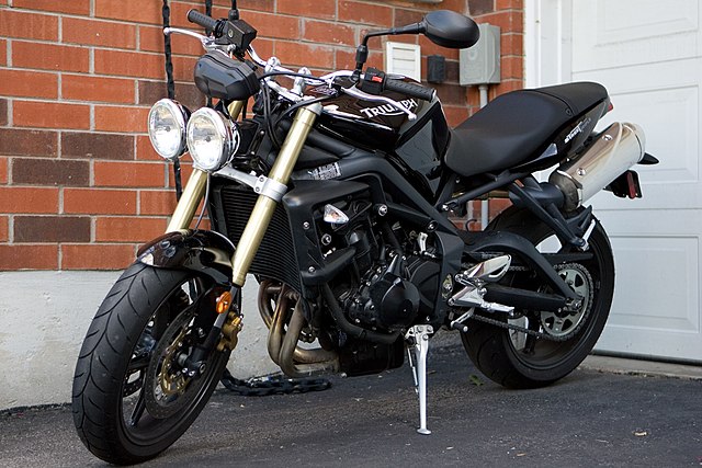 Triumph Street Triple - Wikipedia