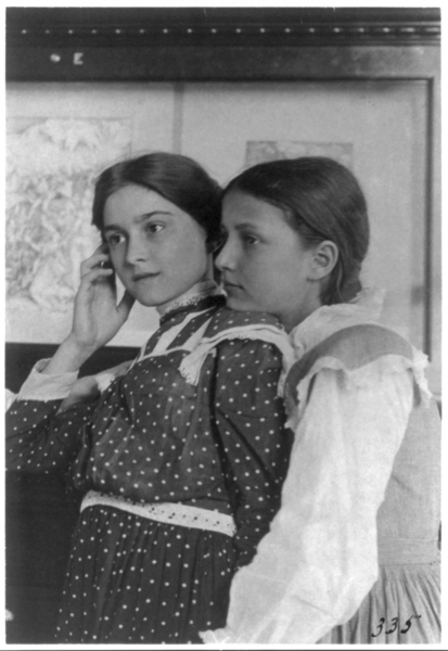 File:Two girls from a Washington.png