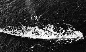 USS Cofer (DE-208) berlangsung di laut pada awal 1944.jpg