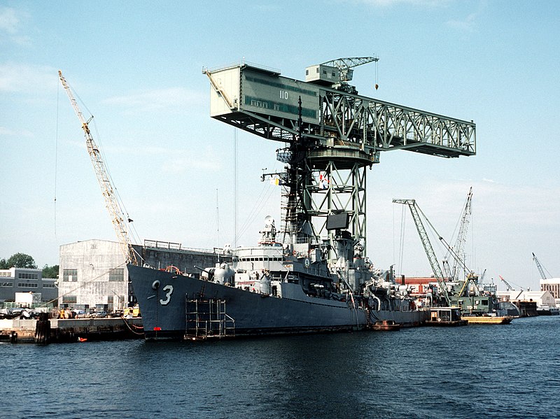 File:USS John King (DDG-3) at Norfolk Navy Yard 1983.JPEG