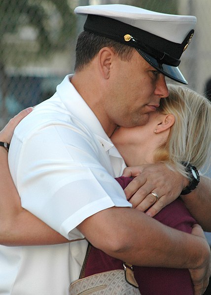 File:US Navy 060105-N-3019M-001 Chief Cryptological Technician Will Rodgers hugs his wife on the pier before departing aboard the guided missile destroyer USS Chung-Hoon (DDG 93).jpg