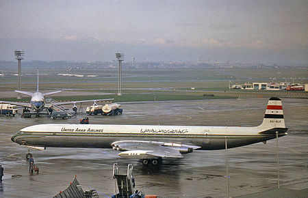 United Arab Airlines de Havilland DH-106 Comet 4 Groves.jpg