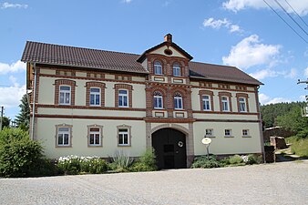 Untergneus, Haus an Dorfstraße