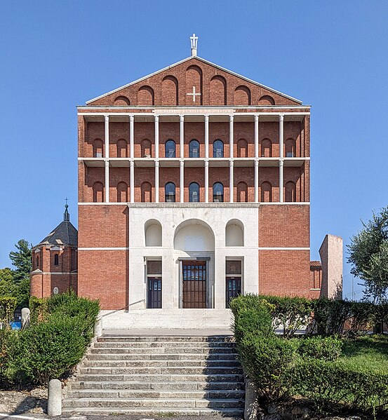 File:Verano Brianza - Chiesa dei Santi Nazaro e Celso - 2023-09-08 21-08-06 001.jpg