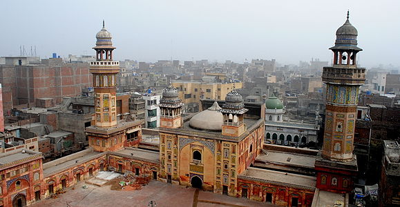 "Wazir_Khan_Mosque_111" by User:Shahbaz Aslam429`