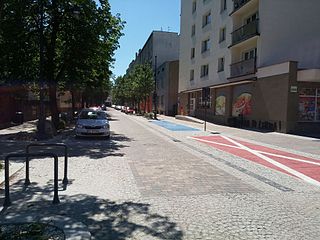 <span class="mw-page-title-main">Living street</span> Traffic calming in spaces shared between road users