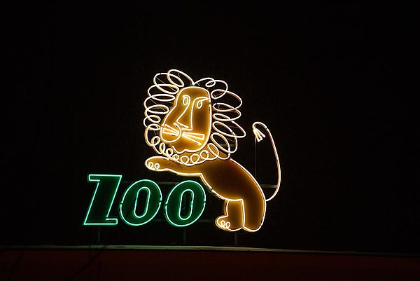 Neon logo of the Zoo