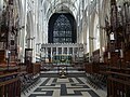 Choir York Minster, que muestra el piso de mármol blanco y negro de Kent