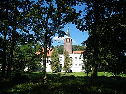 Zespół zamku (zamek) w Karłowicach Gmina Popielów. bertzag (1).JPG