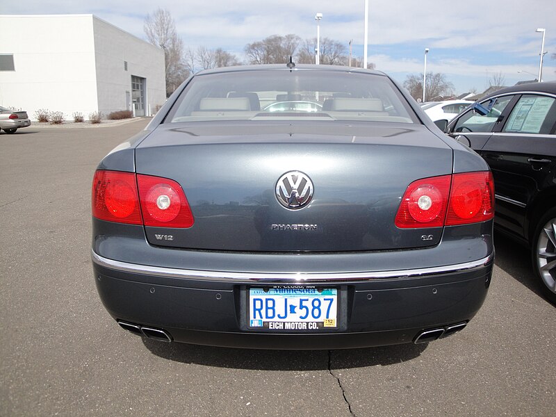 File:04 Volkswagen Phaeton (6827582844).jpg