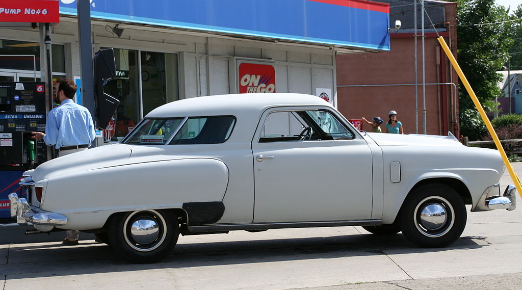 1024px-1952_Studebaker_Champion_Starlight_Coupe_%28194691547%29.jpg