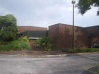 1977 Largo Library building in July 2006. 1977 Largo Library pmr 01.jpg