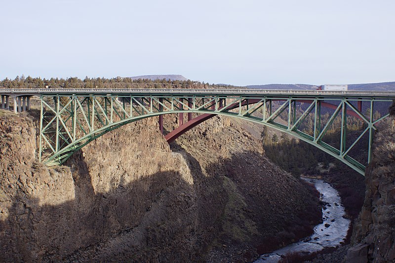 File:2015, The Crooked River and Some of its Bridges - panoramio.jpg