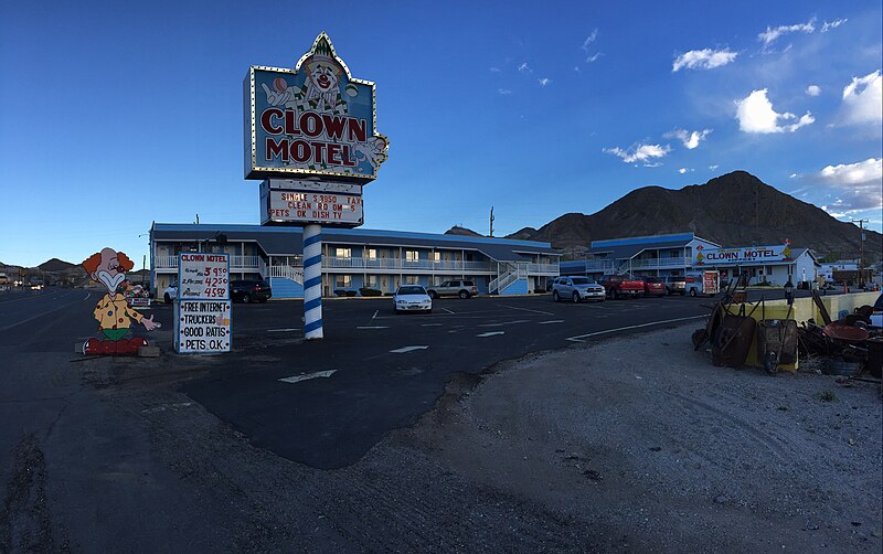 File:2015-05-03 18 35 44 The Clown Motel on Main Street (U.S. Route 6 and 95) in Tonopah, Nevada.jpg