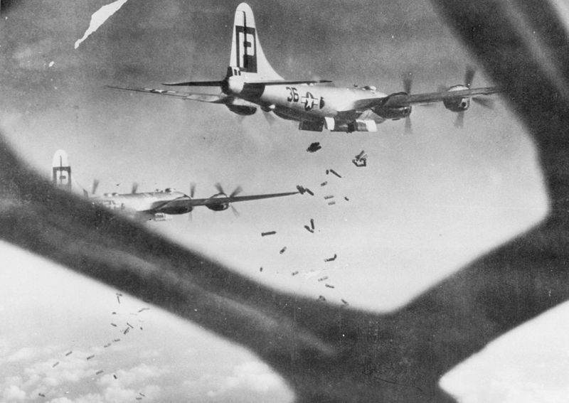 File:39th Bombardment Group B-29 bombing to Hiratsuka 19450716.jpg