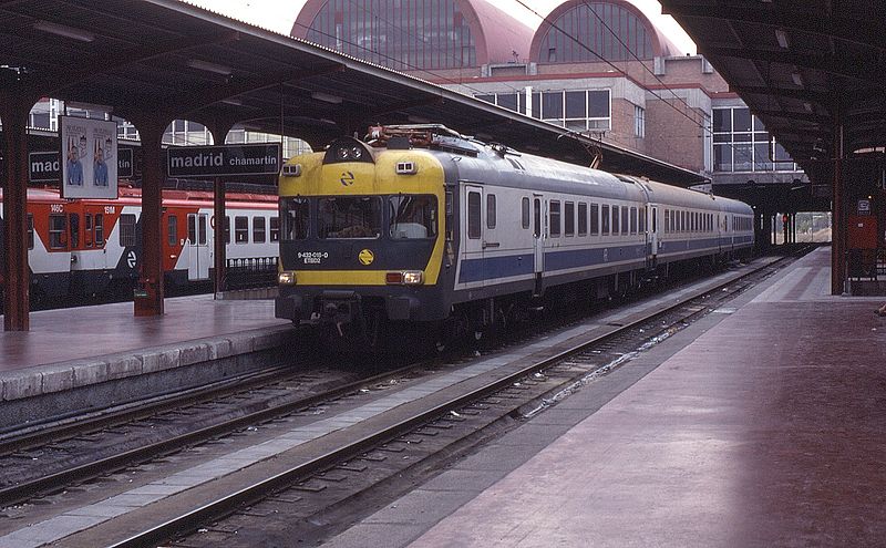 File:432 Renfe - Estacion Madrid Chamartin - Phil Richards.jpg