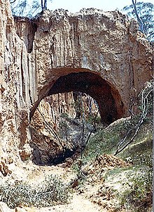 614 - Golden Gully ve Archway - Grand Arch yaklaşık 5 metre çapındadır. (5045503b3) .jpg