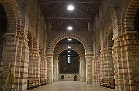 Le chœur et la crypte de Saint-Philbert-de-Grand-Lieu