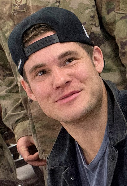 File:Adam DeVine in 2017.jpg